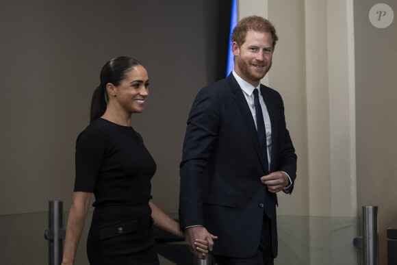 Le prince Harry, duc de Sussex et Meghan Markle, duchesse de Sussex, lors de la célébration du "Nelson Mandela International Day" au siège de l'ONU à New York. Le Prix Nelson Mandela des Nations Unies 2020 a été décerné à Mme Marianna V. Vardinoyannis de Grèce et au Dr Morissanda Kouyate de Guinée. New York, le 18 juillet 2022.