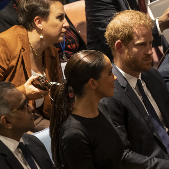 Le prince Harry, duc de Sussex et Meghan Markle, duchesse de Sussex, lors de la célébration du "Nelson Mandela International Day" au siège de l'ONU à New York. Le Prix Nelson Mandela des Nations Unies 2020 a été décerné à Mme Marianna V. Vardinoyannis de Grèce et au Dr Morissanda Kouyate de Guinée. New York, le 18 juillet 2022.