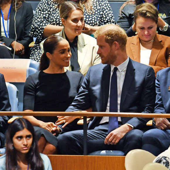 Le prince Harry, duc de Sussex et Meghan Markle, duchesse de Sussex, lors de la célébration du "Nelson Mandela International Day" au siège de l'ONU à New York. Le Prix Nelson Mandela des Nations Unies 2020 a été décerné à Mme Marianna V. Vardinoyannis de Grèce et au Dr Morissanda Kouyate de Guinée. New York, le 18 juillet 2022.