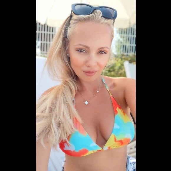 Béatrice Rosen sublime en bikini lors de ses vacances