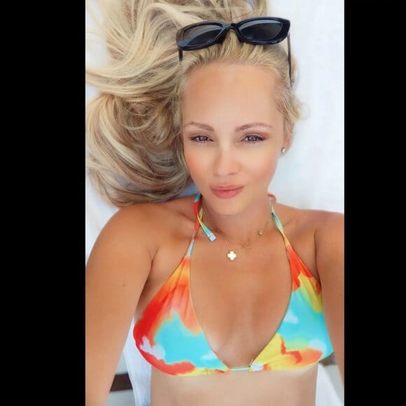 Béatrice Rosen sublime en bikini lors de ses vacances