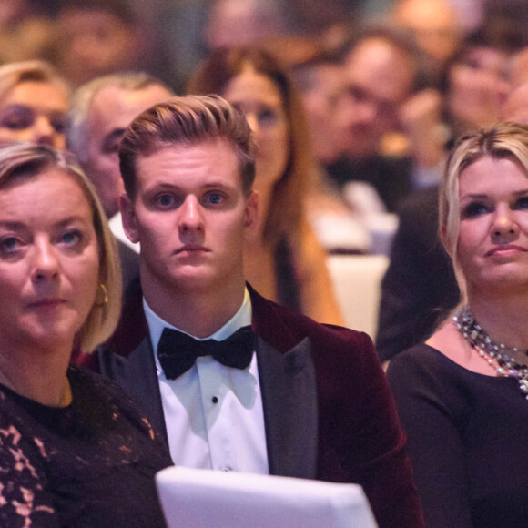 Sabine Kehm, Mick Schumacher et sa mère Corinna Schumacher - Soirée de gala du bal allemand de la presse sportive à Francfort en Allemagne le 9 novembre 2019.