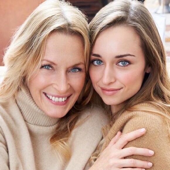 Emma Smet avec sa maman Estelle Lefébure