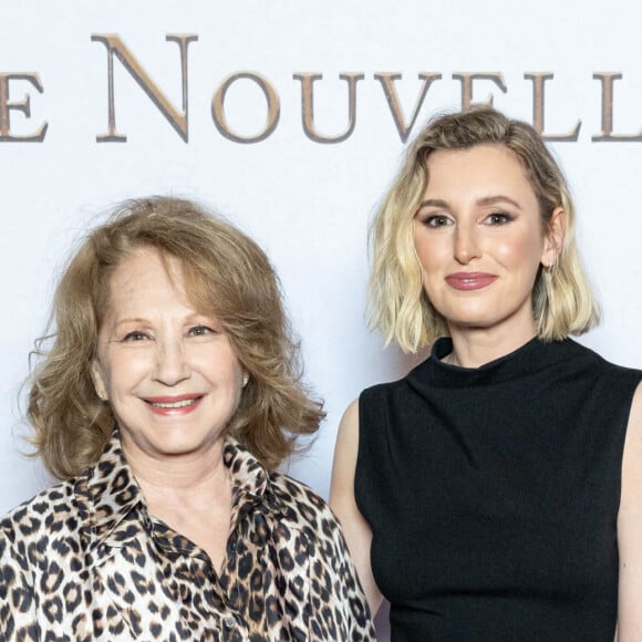 Nathalie Baye et Laura Carmichael lors de l'avant première de Downton Abbey 2 : Une nouvelle ère au cinéma Gaumont Champs-Élysées Marignan à Paris le 19 avril 2022 © Olivier Borde / Bestimage 