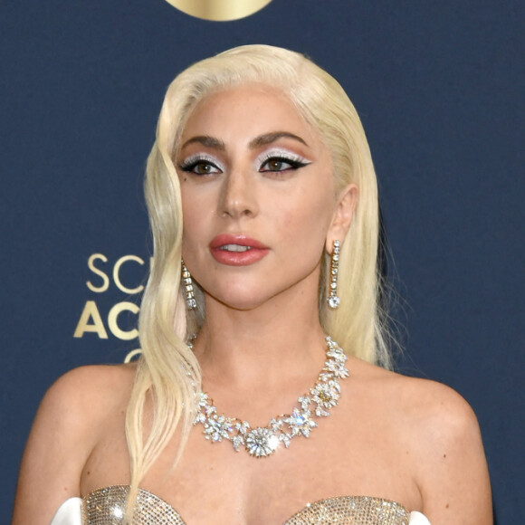 Lady Gaga lors du photocall de la 28ème édition des Screen Actors Guild Awards, ("SAG Awards"), au Barker Hangar à Santa Monica, Los Angeles, Californie, Etats-Unis