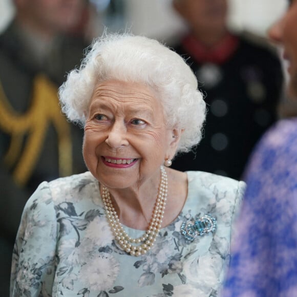 La reine d'Angleterre lors de l'inauguration de l'hospice de la Tamise à Maidenhead, Berkshire, Royaume Uni.