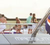 David Beckham, sa femme Victoria et leurs enfants, Harper et Cruz avec sa compagne Tana Holding passent leurs vacances sur leur yacht au Cap d'Antibes.