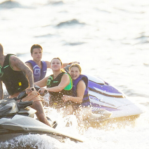 David Beckham, sa femme Victoria et leurs enfants, Harper et Cruz avec sa compagne Tana Holding passent leurs vacances sur leur yacht au Cap d'Antibes. Le 25 juillet 2022.