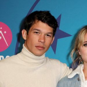 Chloé Jouannet et son compagnon Sandor Funtek - Photocall de la soirée lors de la 25ème édition du Festival international du film de comédie de l'Alpe d'Huez le 20 janvier 2022 © Dominique Jacovides / Bestimage