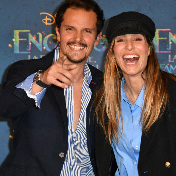 Juan Arbelaez et sa femme Laury Thilleman (Miss France 2011) - Avant-première du film "Encanto" de Disney au Grand Rex à Paris le 19 novembre 2021. © Veeren/Bestimage