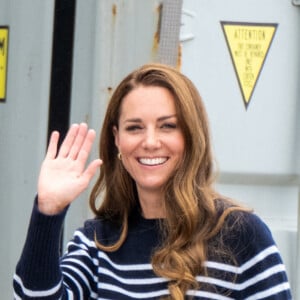 Kate Middleton, duchesse de Cambridge, rencontre l'équipe de Grande-Bretagne avant la course Sail Grand Prix à Plymouth, le 31 juillet 2022. 