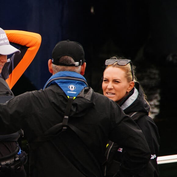 Kate Middleton, duchesse de Cambridge, rencontre l'équipe de Grande-Bretagne avant la course Sail Grand Prix à Plymouth, le 31 juillet 2022. 