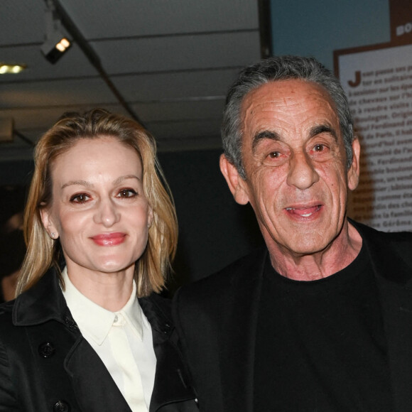 Thierry Ardisson et sa femme Audrey Crespo-Mara - Vernissage de l'exposition Jean Gabin à l'Espace Landowski / Musée des Années 30 à Boulogne-Billancourt le 8 mars 2022. © Coadic Guirev/Bestimage