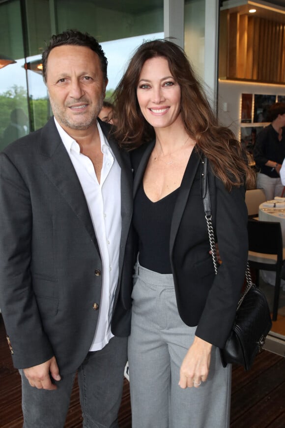 Arthur et Mareva Galanter au déjeuner de la finale Messieurs de France Télévision (jour 15) sur la terrasse de France Télévision lors des Internationaux de France de Tennis de Roland Garros 2022 à Paris, France, le 5 Juin 2022. © Bertrand Rindoff/Bestimage 