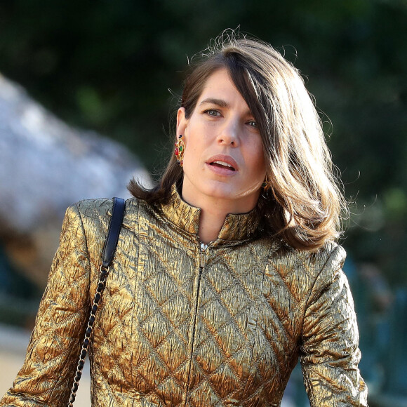 Charlotte Casiraghi - Arrivées en la cathédrale de Monaco pour la messe d'action de grace avec Te Deum lors de la la fête nationale de Monaco le 19 novembre 2021. © Dominique Jacovides / Bruno Bebert / Bestimage 