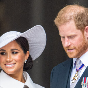 Le prince Harry, duc de Sussex, et Meghan Markle, duchesse de Sussex - Les membres de la famille royale et les invités lors de la messe célébrée à la cathédrale Saint-Paul de Londres, dans le cadre du jubilé de platine (70 ans de règne) de la reine Elisabeth II d'Angleterre. Londres, le 3 juin 2022.