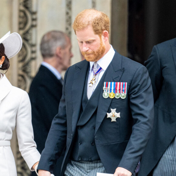 Le prince Harry, duc de Sussex, et Meghan Markle, duchesse de Sussex - Les membres de la famille royale et les invités lors de la messe célébrée à la cathédrale Saint-Paul de Londres, dans le cadre du jubilé de platine (70 ans de règne) de la reine Elisabeth II d'Angleterre. Londres, le 3 juin 2022.