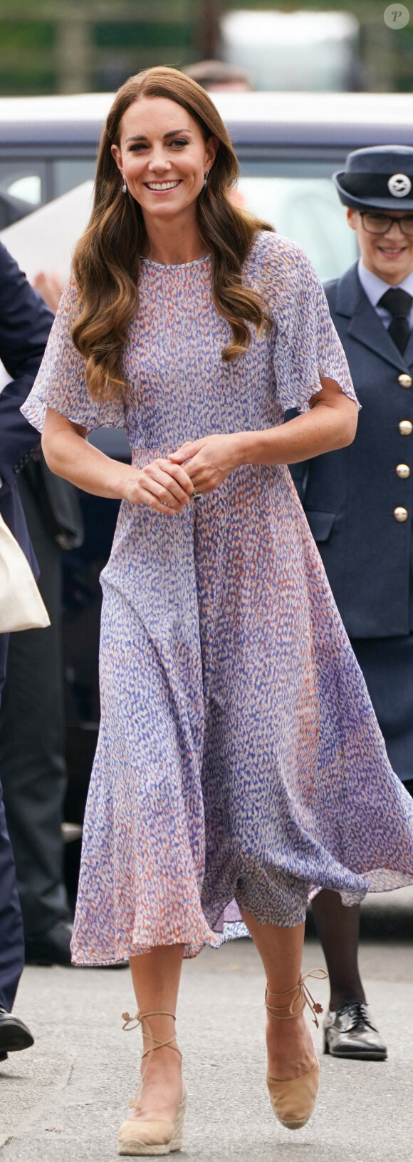 Catherine (Kate) Middleton, duchesse de Cambridge, lors d'une visite à la toute première journée du comté de Cambridgeshire à l'hippodrome July à Newmarket, Royaume Uni, le 23 juin 2022.