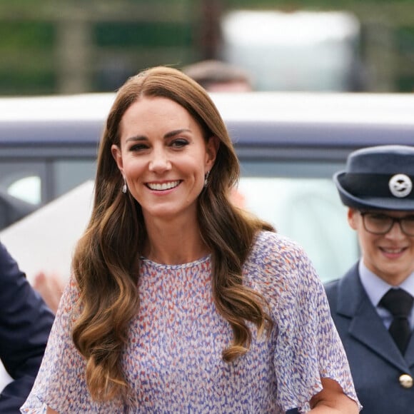 Catherine (Kate) Middleton, duchesse de Cambridge, lors d'une visite à la toute première journée du comté de Cambridgeshire à l'hippodrome July à Newmarket, Royaume Uni, le 23 juin 2022.