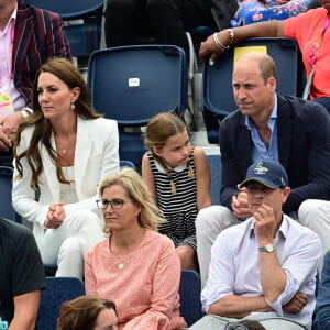 Le prince William, duc de Cambridge, et Catherine (Kate) Middleton, duchesse de Cambridge, avec la princesse Charlotte de Cambridge assistent au Jeux du Commonwealth au centre sportif de l'Université de Birmingham. Le prince Edward, comte de Wessex, Sophie Rhys-Jones, comtesse de Wessex, et leurs enfants étaient également présents. 