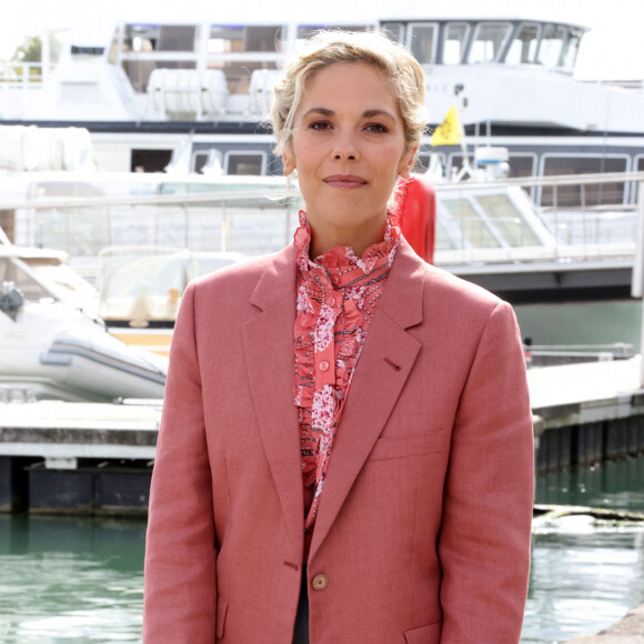 Alysson Paradis au photocall de la série "L'invitation" lors de la 23ème édition du Festival de la Fiction tv de la Rochelle 2021, à La Rochelle, France, le 18 septembre 2021. © Jean-Marc Lhomer/Bestimage 