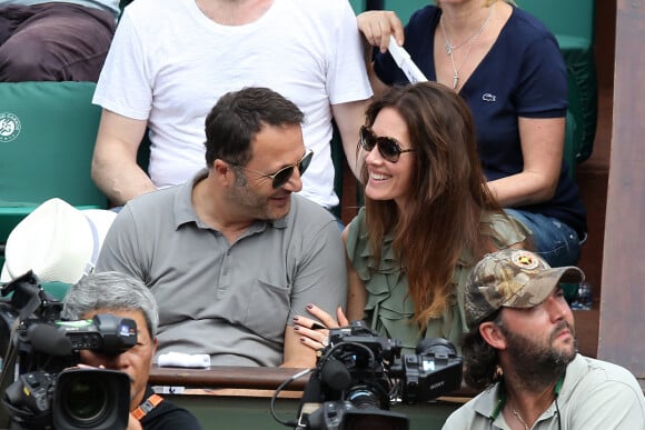 Arthur (Jacques Essebag) et sa compagne Mareva Galanter dans les tribunes lors de la finale homme des Internationaux de Tennis de Roland-Garros à Paris, le 11 juin 2017. © Jacovides-Moreau/Bestimage