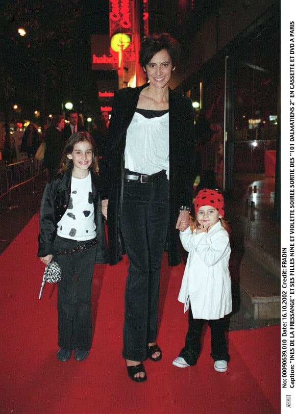 Inès de la Fressange et ses filles Nine et Violette, en 2002