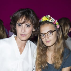 Inès de la Fressange et sa fille Violette - People au défilé de mode, collection Haute-Couture automne-hiver 2014/2015 "Schiaparelli" à l'hôtel d'Evreux à Paris. Le 7 juillet 2014