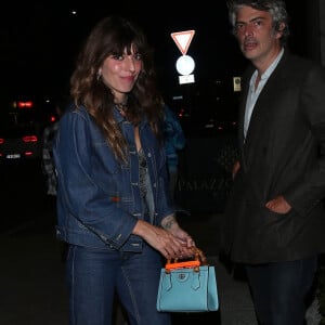 Exclusif - Lou Doillon arrive à son hôtel à Milan, le 25 septembre 2021. 
