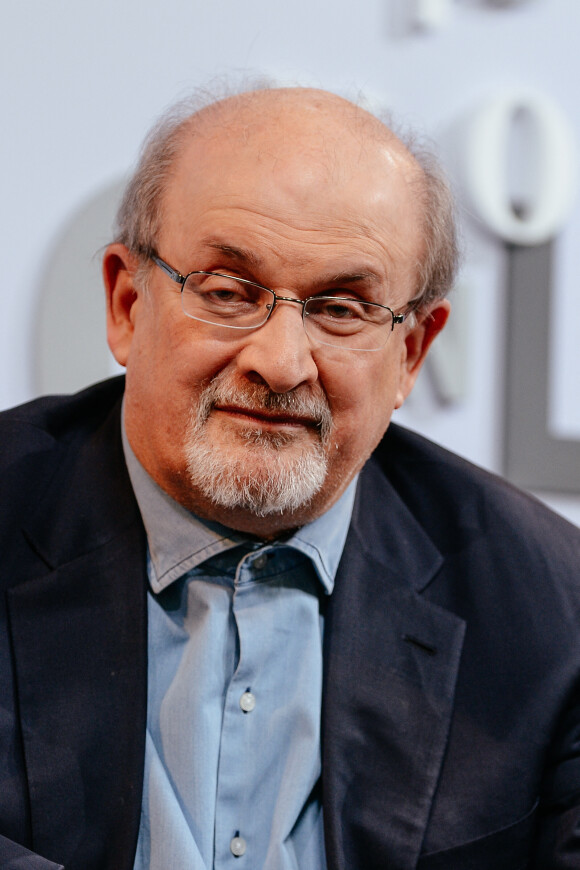 Salman Rushdie - Portraits d'auteurs lors du 69ème festival du livre de Francfort le 18 octobre 2017.