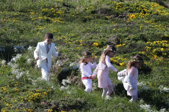 Jean-Luc Delarue et Anissa après leur cérémonie de mariage ont dîné au café de la Cale à Sauzon, le 12 mai 2012