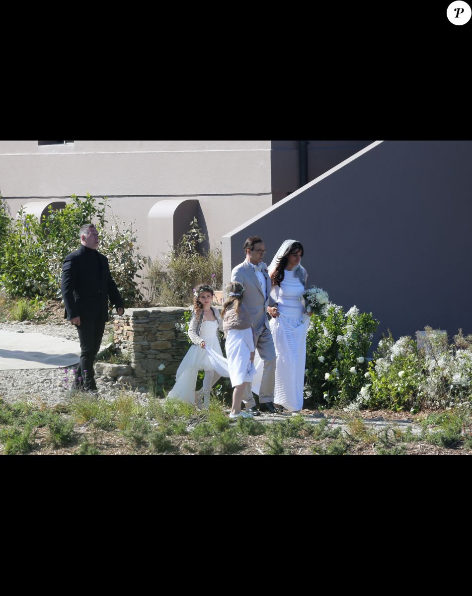 Jean-Luc Delarue et Anissa après leur cérémonie de mariage ont dîné au café de la Cale à Sauzon, le 12 mai 2012