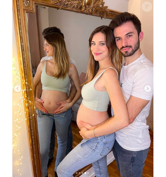 Jade Simon-Abadie qui était Miss Centre Val-de-Loire lors de l'élection de Miss France 2020 est enceinte de son premier enfant.