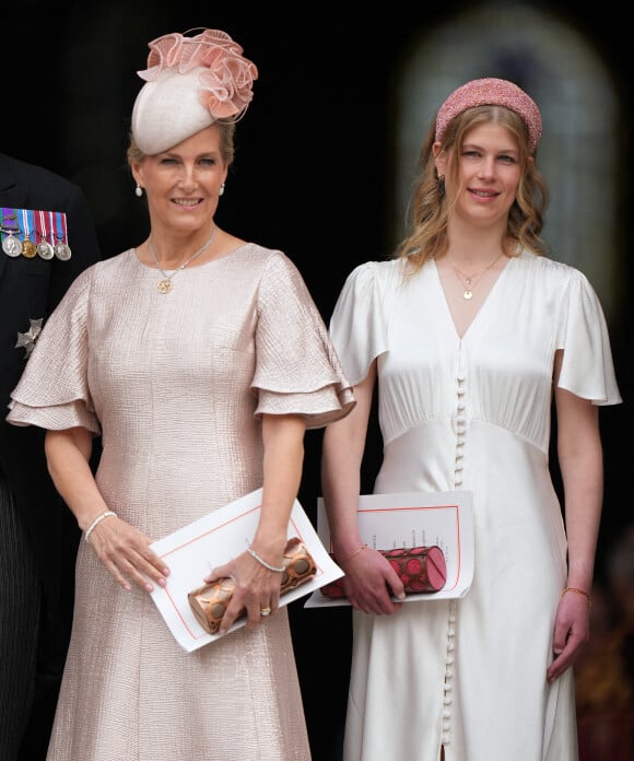 Sophie Rhys-Jones, comtesse de Wessex, Louise Mountbatten-Windsor (Lady Louise Windsor) - Les membres de la famille royale et les invités à la sortie de la messe du jubilé, célébrée à la cathédrale Saint-Paul de Londres, Royaume Uni, le 3 juin 2022. 