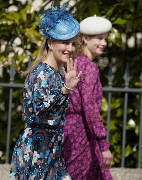 Sophie Rhys-Jones, comtesse de Wessex, Louise Mountbatten-Windsor (Lady Louise Windsor) - La famille royale britannique quitte la chapelle Saint-Georges de Windsor après la messe de Pâques, le 17 avril 2022. 