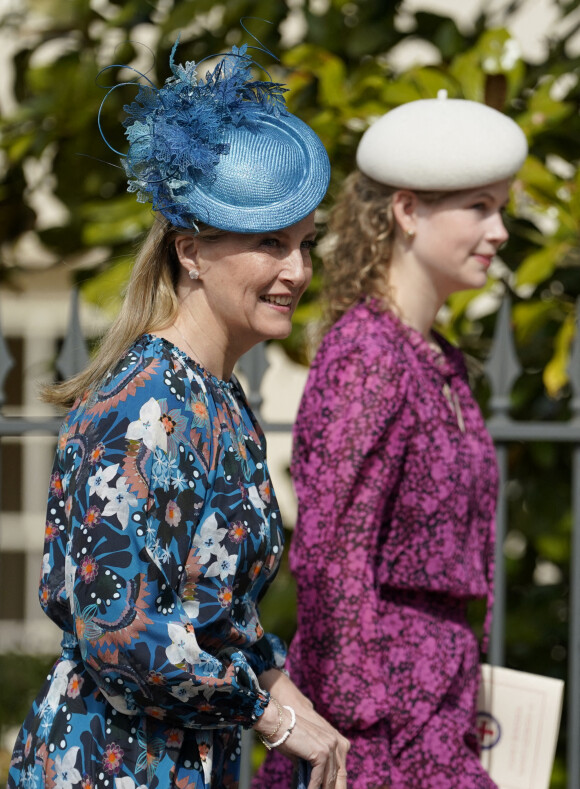 Sophie Rhys-Jones, comtesse de Wessex, Louise Mountbatten-Windsor (Lady Louise Windsor) - La famille royale britannique quitte la chapelle Saint-Georges de Windsor après la messe de Pâques, le 17 avril 2022. 