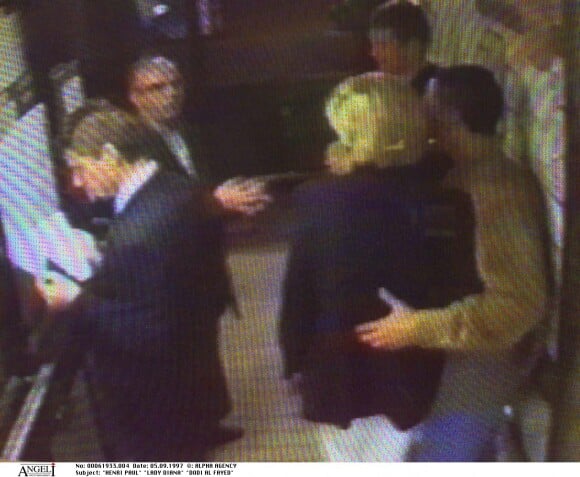 Henri Paul, Lady Diana, Dodi Al Fayed et Trevor Rees-Jones - Caméra vidéo de surveillance Hôtel Ritz