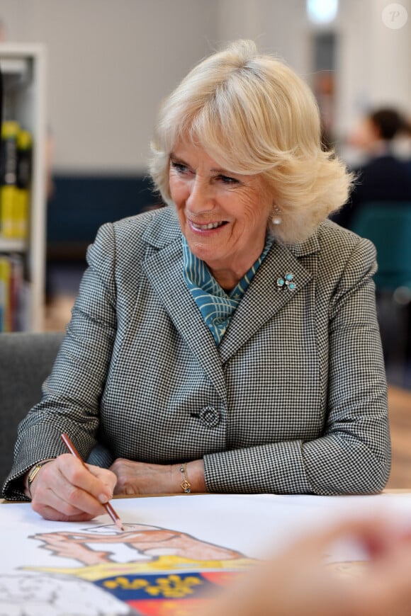 Camilla Parker Bowles, duchesse de Cornouailles, lors de l'inauguration de la Lichfield Street Hub Library à Birmingham le 22 janvier 2020. 