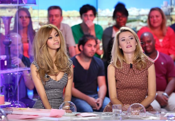 Zahia Dehar, Elisabeth Bost - Zahia Dehar, invitee d'honneur pour la premiere de la nouvelle saison de l'emission "Le Grand 8" sur la chaine D8 a Paris. Le 2 septembre 2013