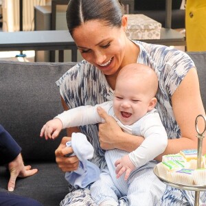 Le prince Harry, duc de Sussex, et Meghan Markle, duchesse de Sussex, avec leur fils Archie ont rencontré l'archevêque Desmond Tutu et sa femme à Cape Town, Afrique du Sud. Le 25 septembre 2019.