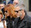 Mylène Farmer et son compagnon Benoît Di Sabatino lors des obsèques de Jean Rochefort en l'église Saint-Thomas d'Aquin à Paris, le 13 octobre 2017. 