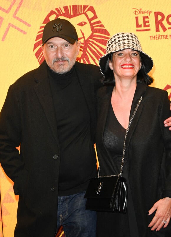 Daniel Levi et sa femme Sandrine Aboukrat - People lors de la générale de la comédie musicale "Le Roi Lion" au théâtre Mogador à Paris le 11 novembre 2021. © Coadic Guirec/Bestimage