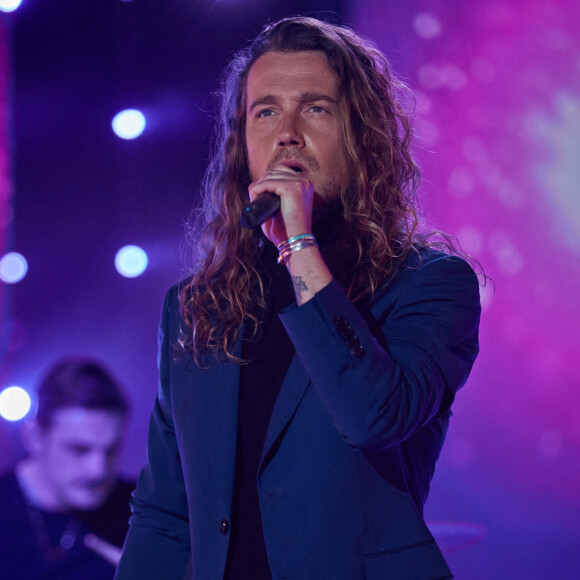 Exclusif - Julien Doré - Enregistrement de l'émission "Allez viens je t'emmène...Au Music Hall" au Studio Gabriel à Paris, qui sera diffusée le 28 mai sur France 3. Le 6 avril 2021 © Cyril Moreau / Bestimage
