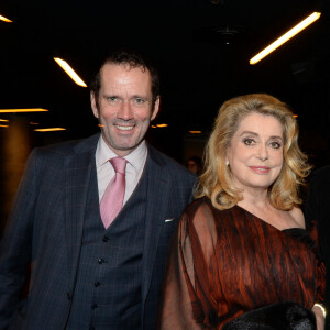 Christian Vadim et sa mère Catherine Deneuve, présidente du jury des Globes de Cristal au Lido à Paris. © Rachid Bellak/Bestimage 