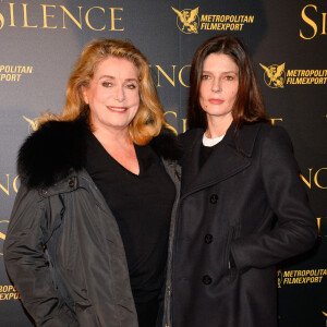 Catherine Deneuve et sa fille Chiara Mastroianni à l'avant-première de "Silence" au musée Guimet à Paris, le 12 Janvier 2017. © Guirec Coadic/Bestimage 