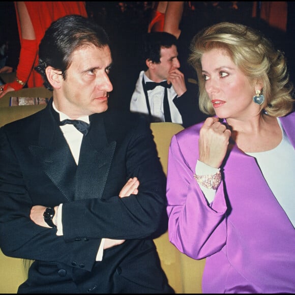 Archives - Catherine Deneuve et Pierre Lescure lors de la cérémonie des César en 1985.