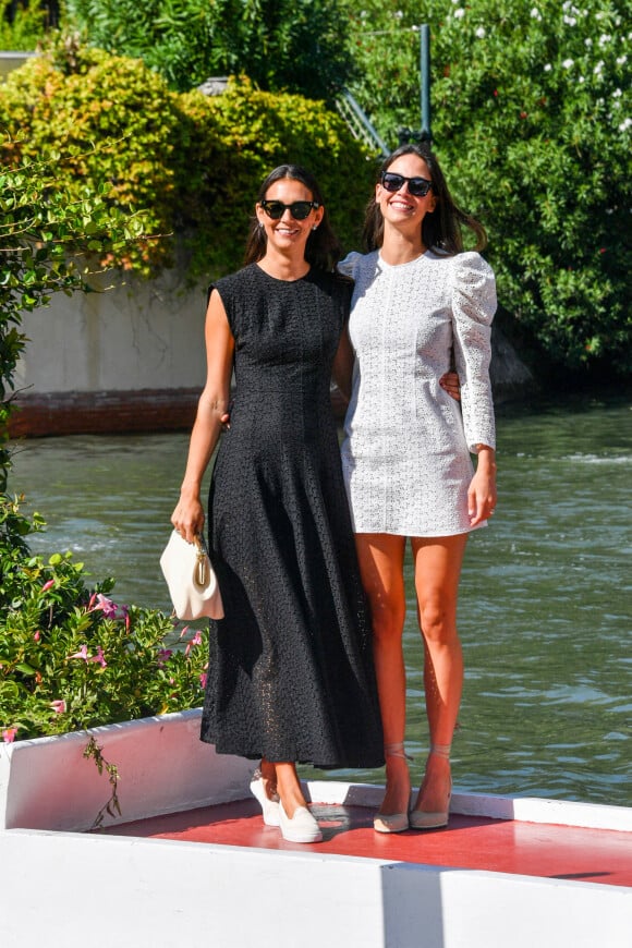 Viola Arrivabene et sa soeur Vera Arrivabene - Arrivées au Lido lors de la 79ème édition du Festival International du Film de Venise, la Mostra. Le 1er septembre 2022