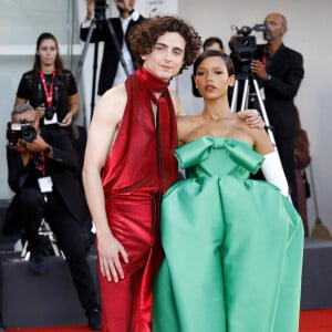 Timothée Chalamet et Taylor Russell - Tapis rouge du film "Bones and All" lors du 79e festival international du film de Venise, La Mostra. Le 2 septembre 2022.