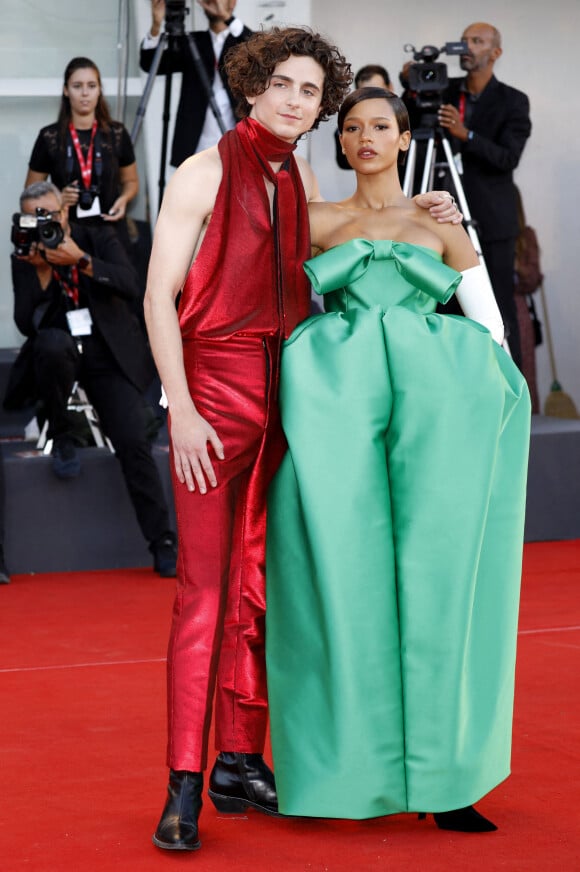 Timothée Chalamet et Taylor Russell - Tapis rouge du film "Bones and All" lors du 79e festival international du film de Venise, La Mostra. Le 2 septembre 2022.