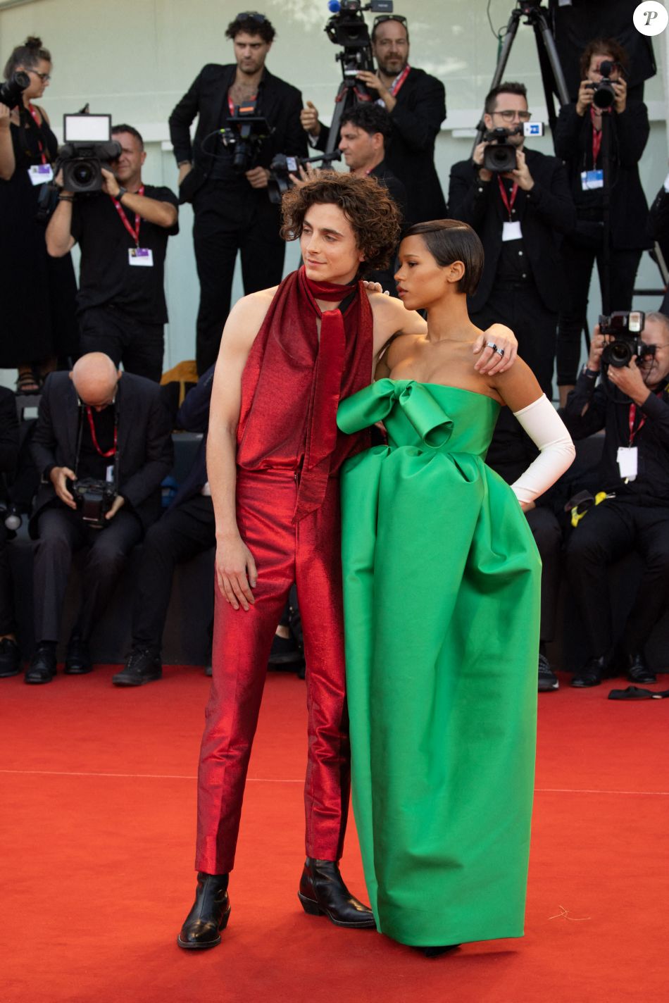 Taylor Russell Et Timothée Chalamet - Projection Du Film Bones And All ...